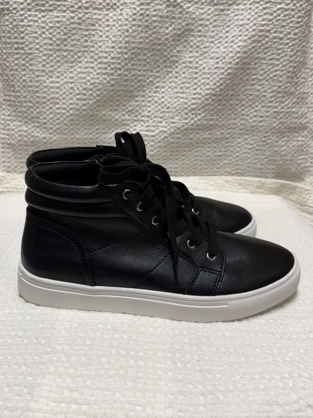 DV by Dolce Vita Black High-Top Sneakers | Side Zip | Size 9